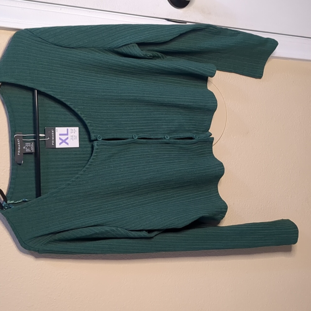NWT PRIMARK CROPPED GREEN SWEATER SIZE XL